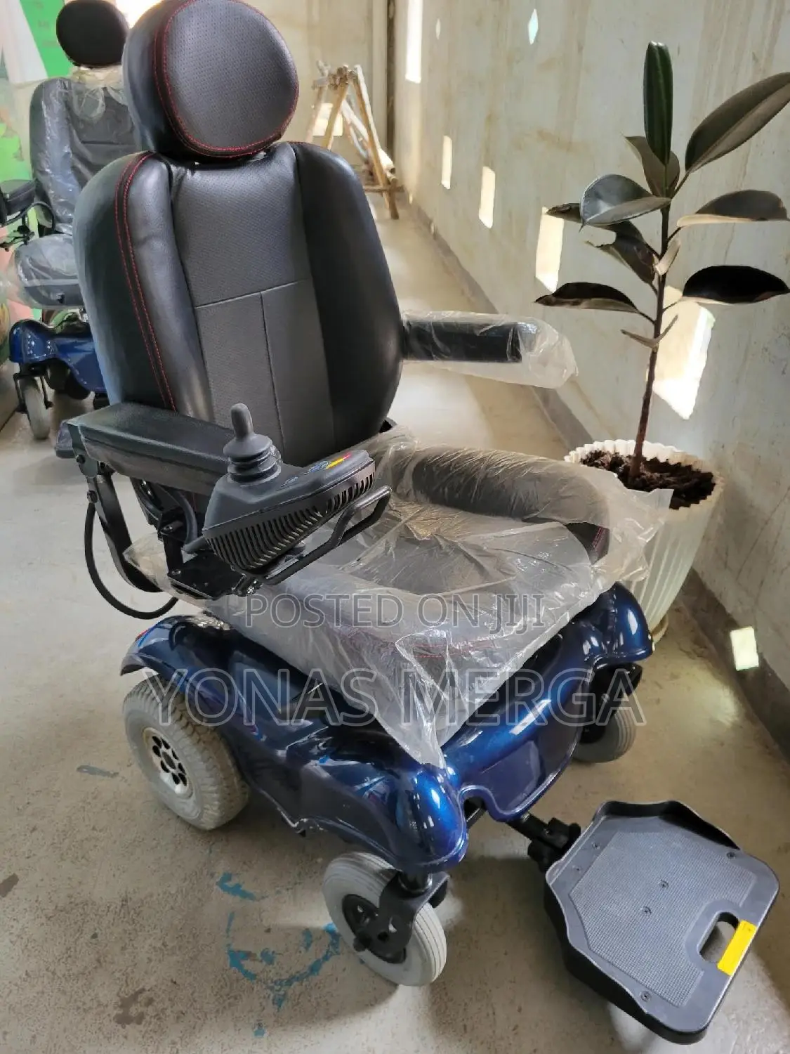 Electronic Wheelchair空عlight Power Wheelchair, Weighs Upto Just 150kg
