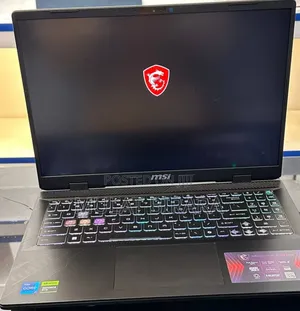 New Laptop MSI Crosshair 17 B12U 16GB Intel Core I7 SSD 1T