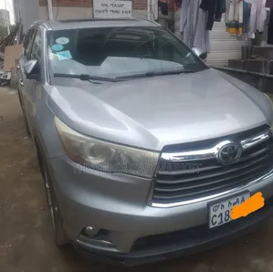 Photo - Toyota Highlander 2016 Silver