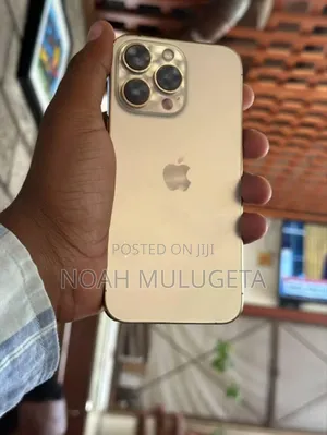 Photo - Apple iPhone 13 Pro 128 GB Gold
