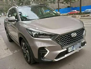 Photo - Hyundai Tucson 2019 Gold