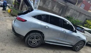 Mercedes-Benz EQC EQC400 4MATIC 2023 Off white