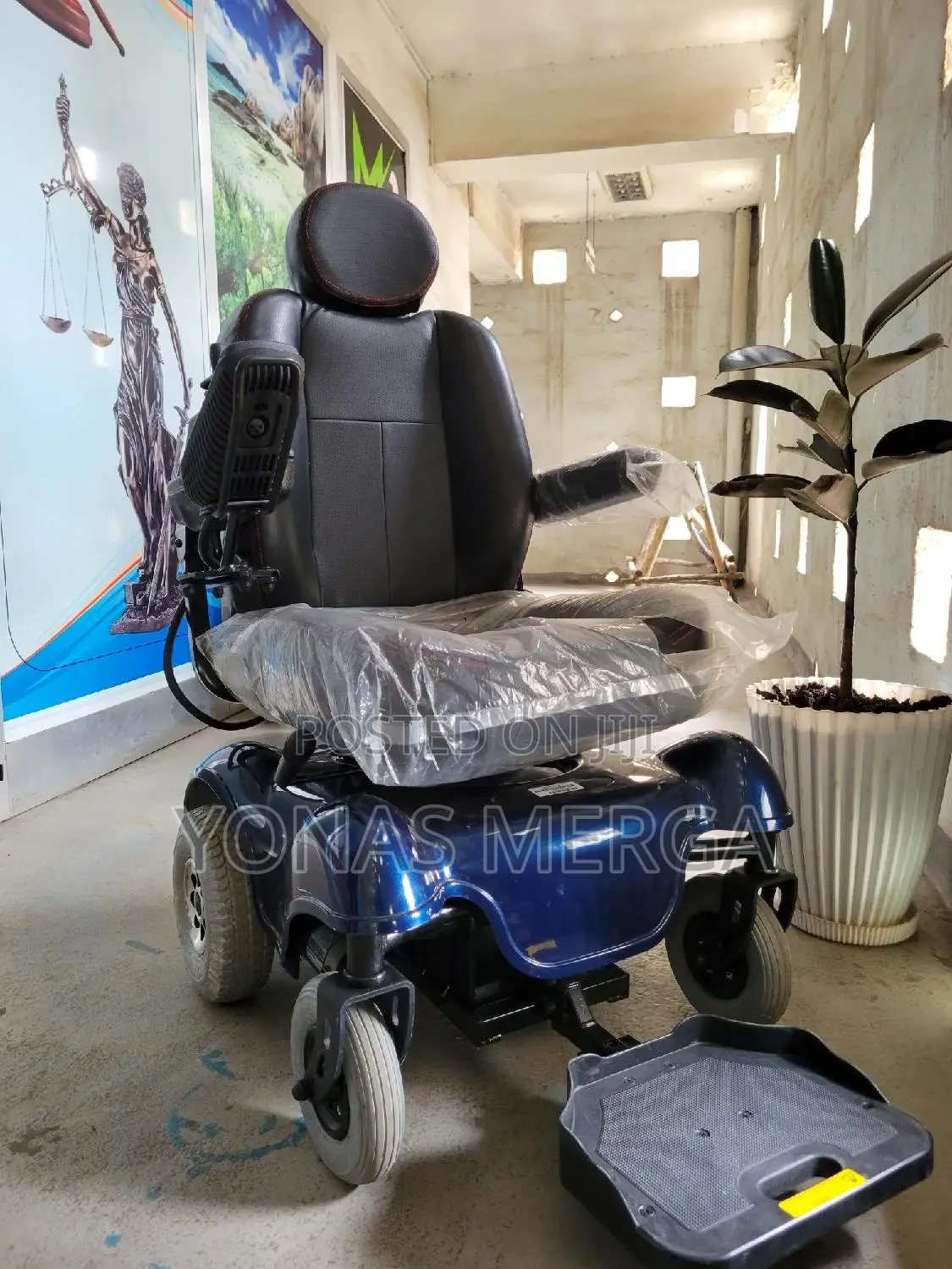Usa Made Electrical Wheelchair鏊፹wilcher+On-Board Charger,And Batteries