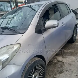 Toyota Yaris 2010 Silver