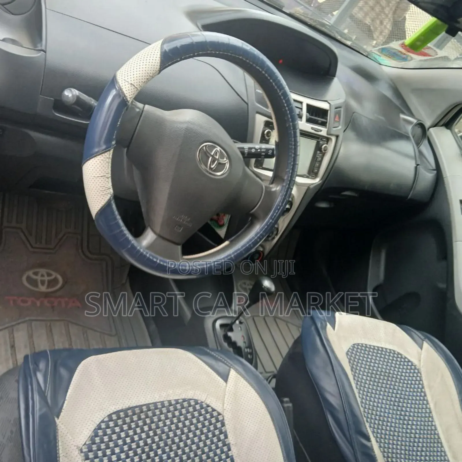 Toyota Yaris 2010 Silver