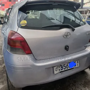 Toyota Yaris 2010 Silver