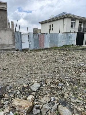 2bdrm House in Lage Xafo, Yeka for sale