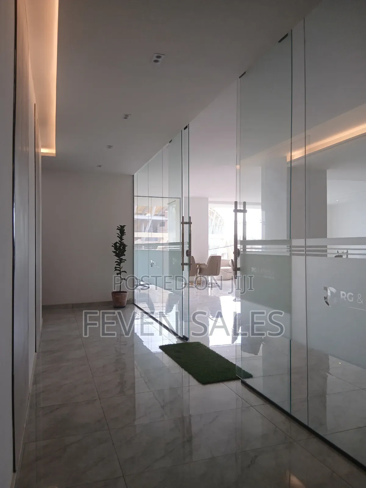 ልዮ የብአል ቅናሽ ቦሌ ላይ የንግድ ሱቆችን ይዘንላቹህ መተናል ፈጥነዉ በመደወል የእድሉ ተጠቃሚ ይሁኑ