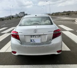 Toyota Yaris 2013 Silver
