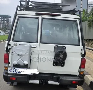 Toyota Land Cruiser 2018 White