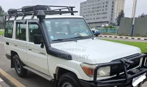 Toyota Land Cruiser 2018 White