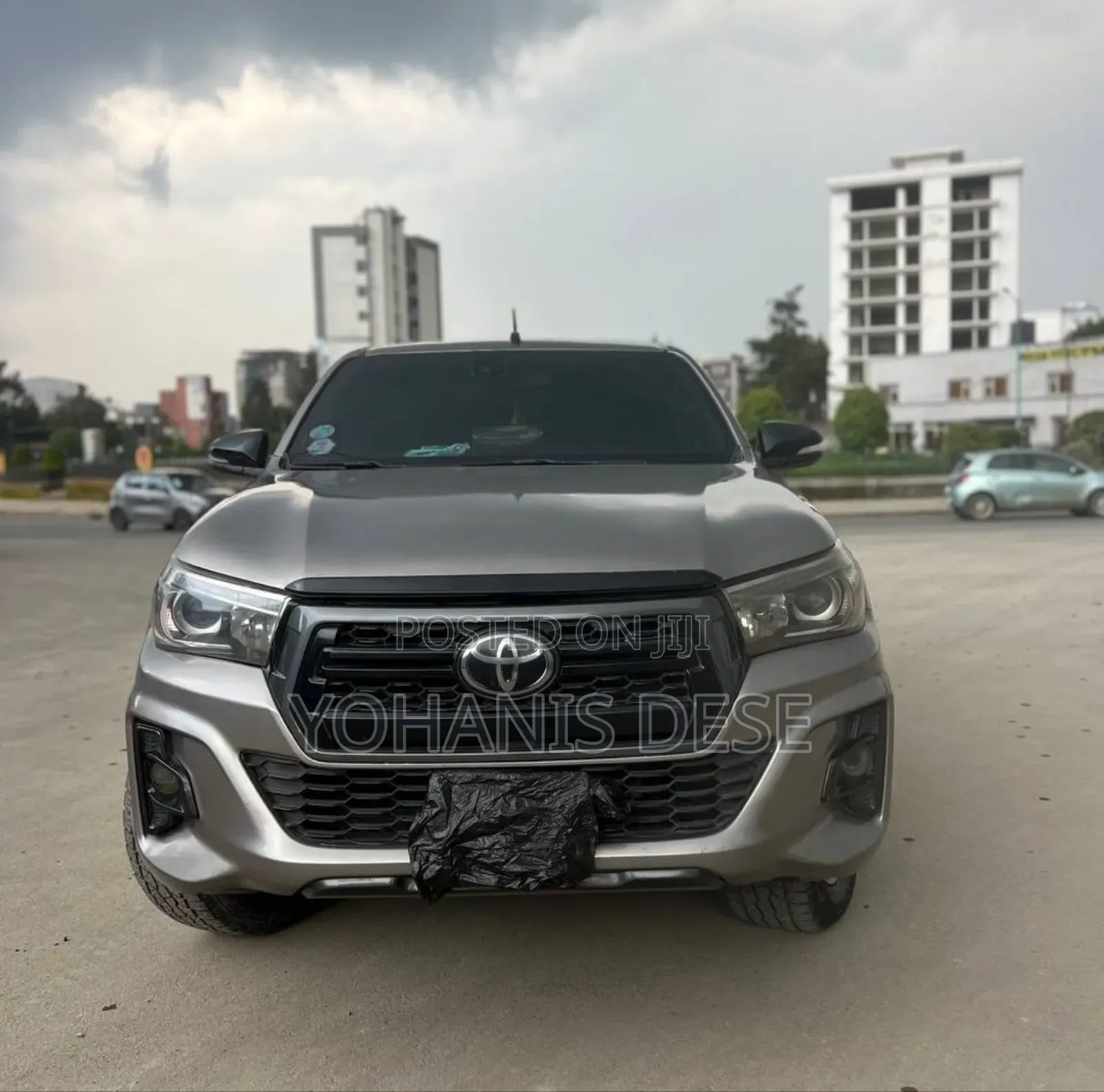 Toyota Hilux 2020 Gray