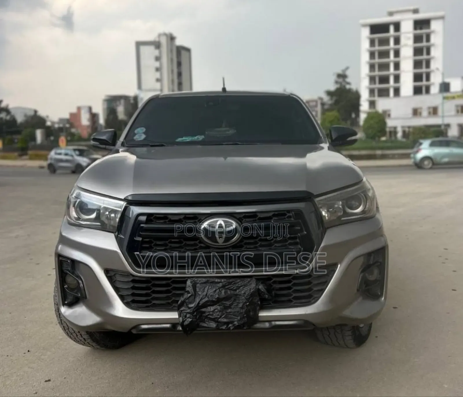 Toyota Hilux 2020 Gray