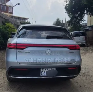 Mercedes-Benz EQE 2023 Blue