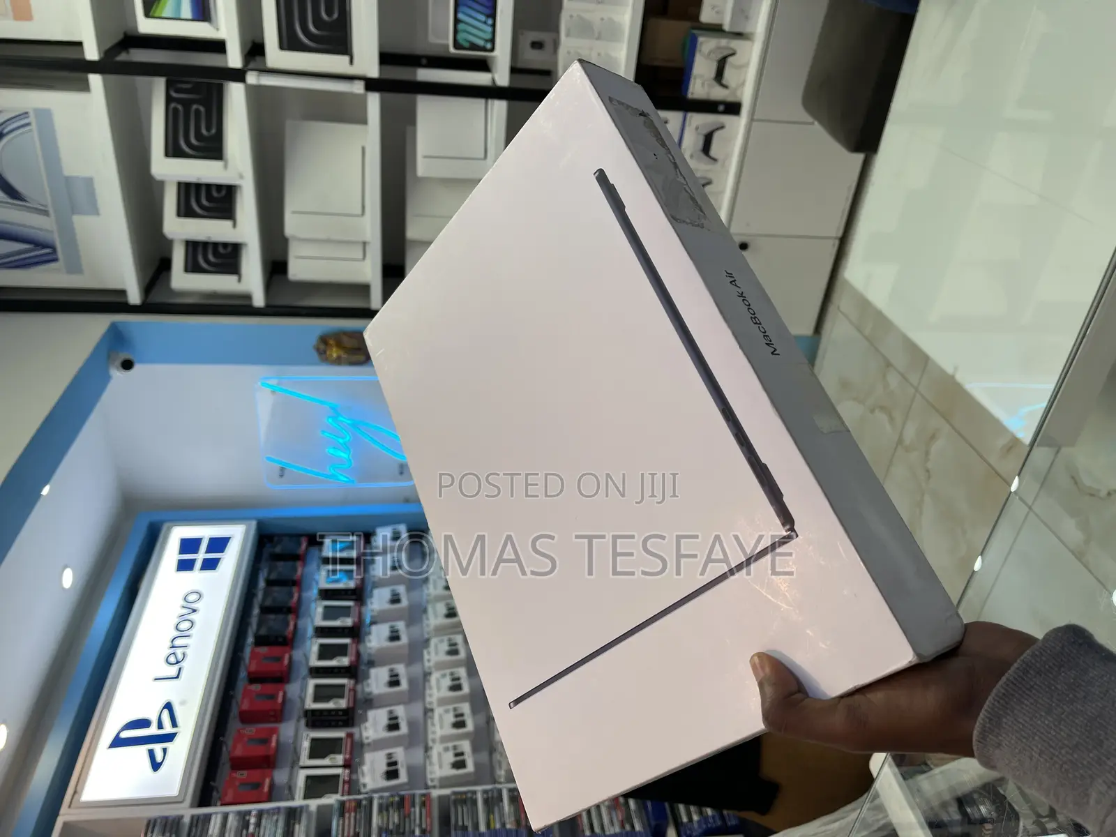 New Laptop Apple MacBook Air 2025 M4 13-Inch 16GB Apple M4 SSD 256GB