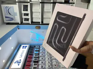 Photo - New Laptop Apple MacBook Pro 2024 M4 14-Inch 16GB Apple M4 SSD 512GB