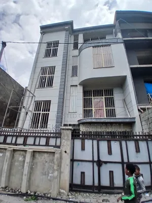 6bdrm House in አዲስአበባ, Nifas Silk-Lafto for sale