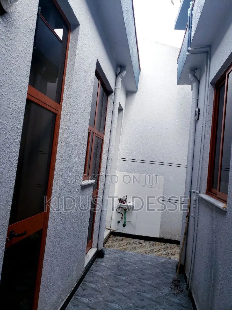 Furnished 5bdrm Villa in Villa For Sale, Bole for sale