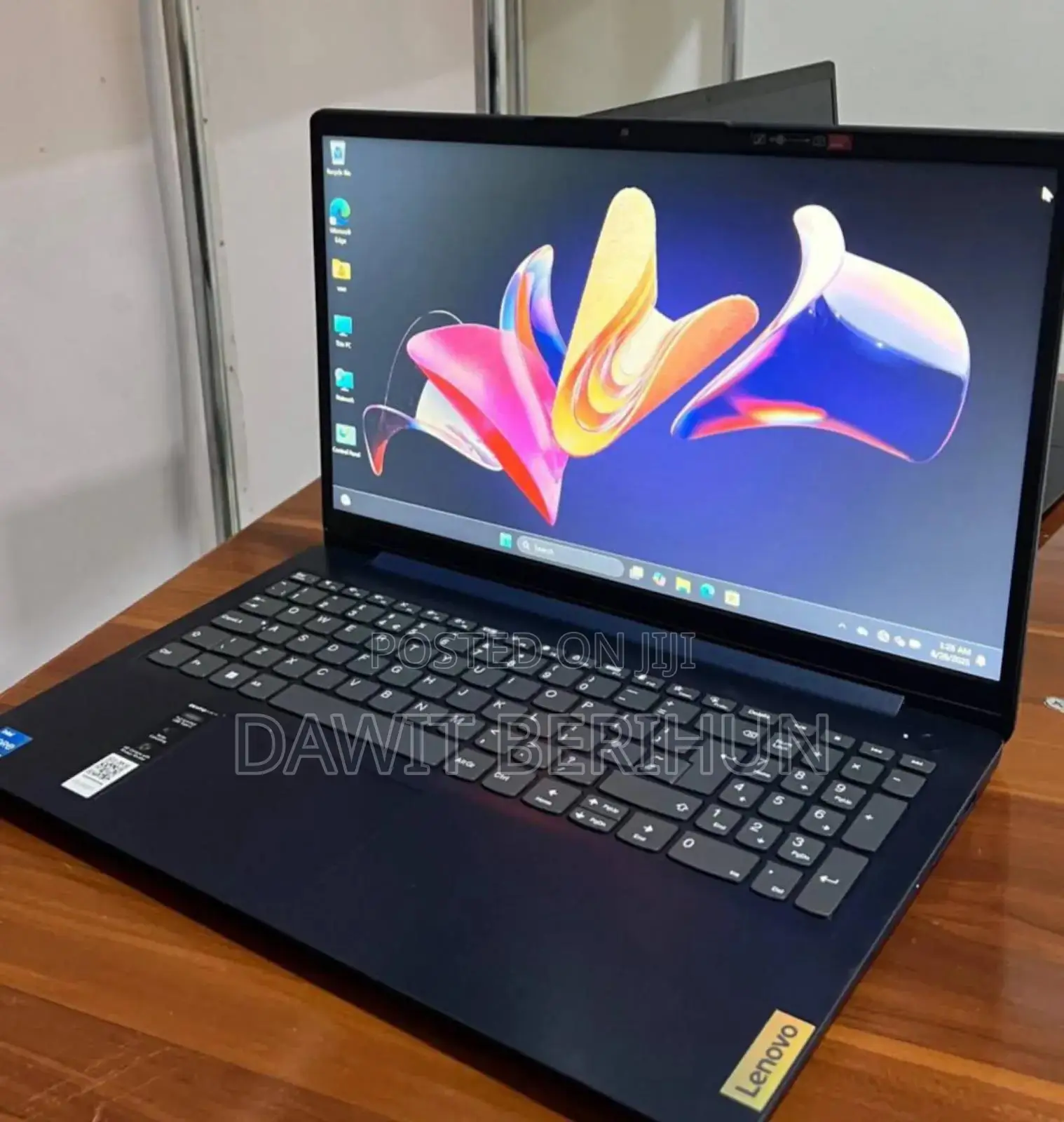 New Laptop Lenovo 8GB Intel Core I3 SSD 256GB