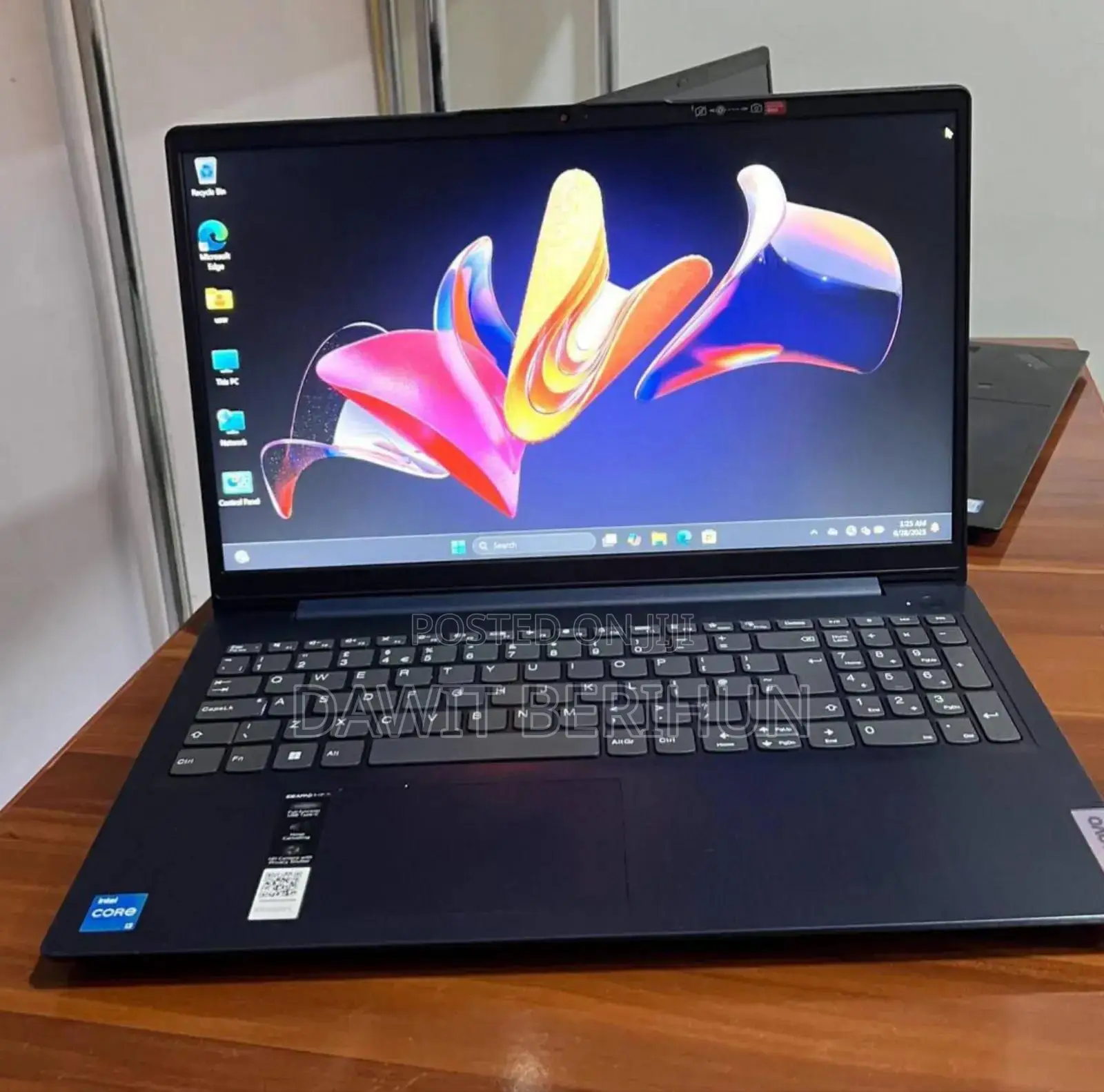 New Laptop Lenovo 8GB Intel Core I3 SSD 256GB