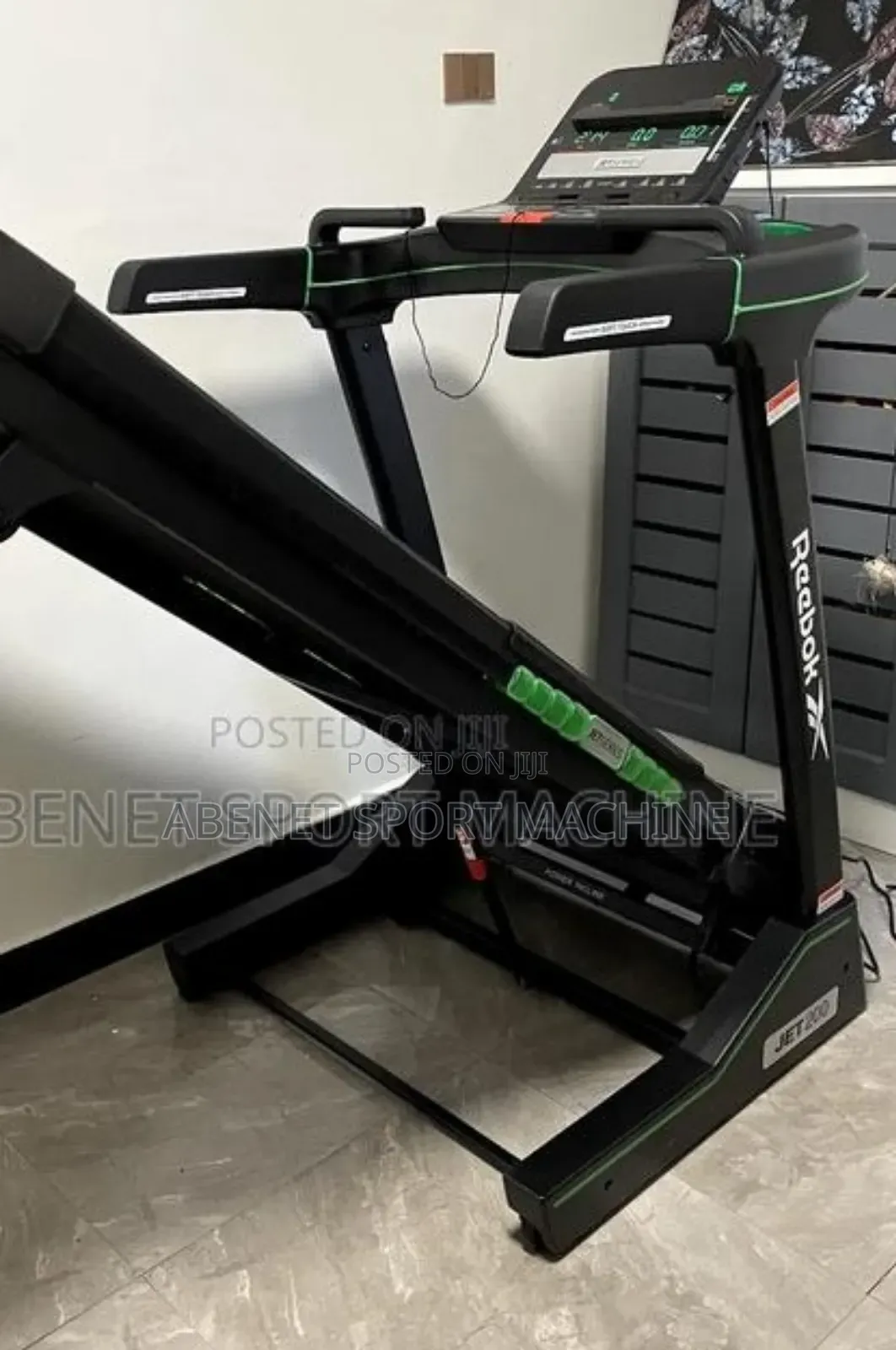 አዲስ የገባ ዘመናዊ Reebok Jet200 የመሮጫ ማሽን