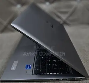 New Laptop HP ZBook Firefly G8 32GB Intel Core I7 SSD 1T