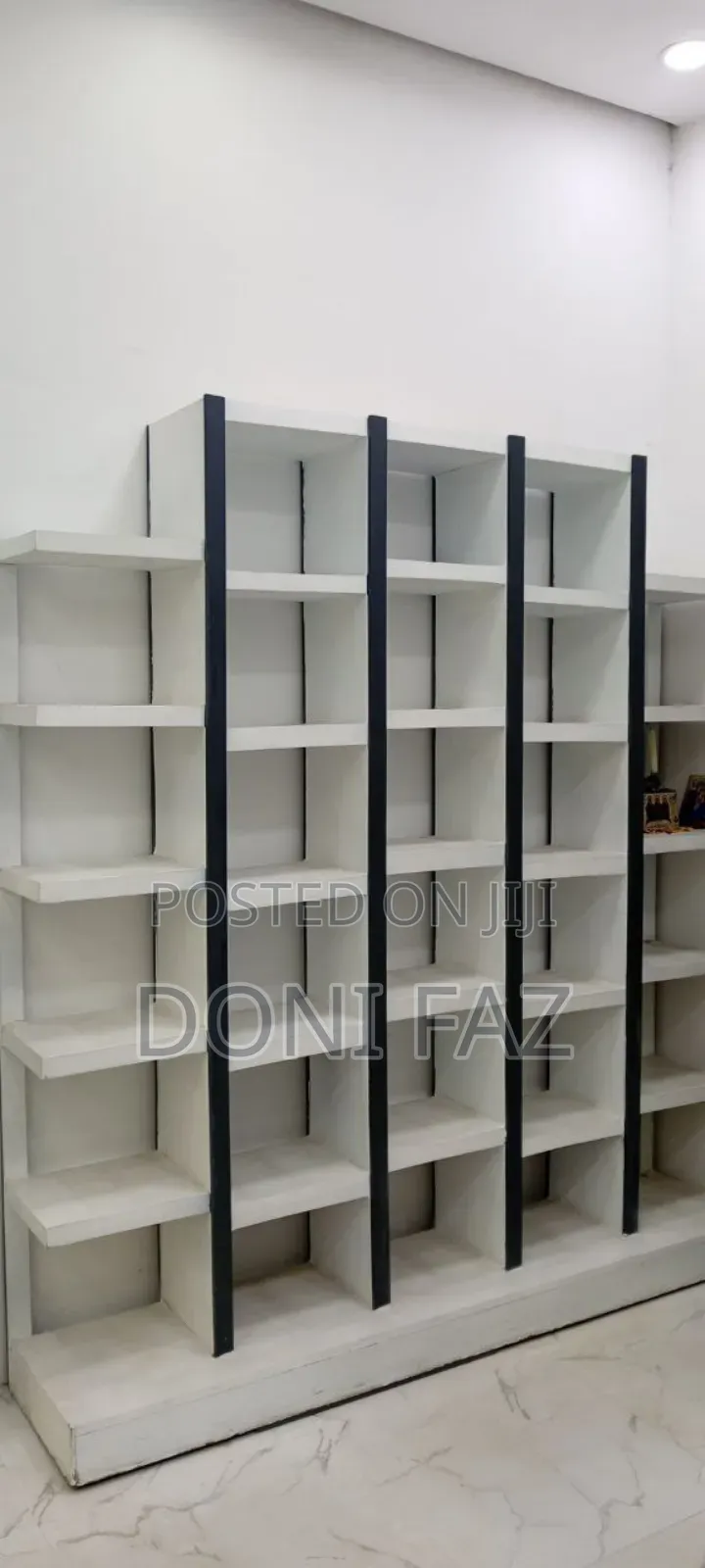 Shop Around Jemo 1 Display