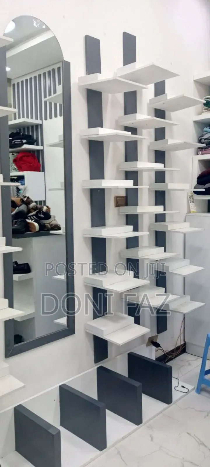 Shop Around Jemo 1 Display