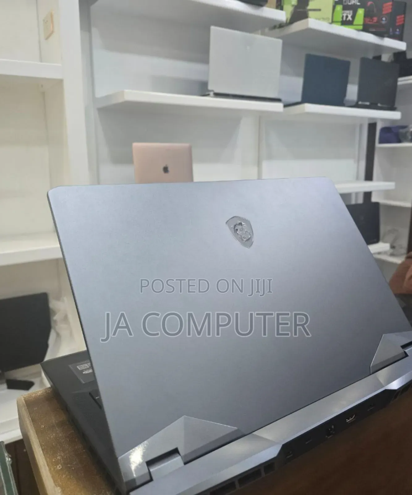 New Laptop MSI Raider GE76 12UGS 16GB Intel Core I9 SSD 1T