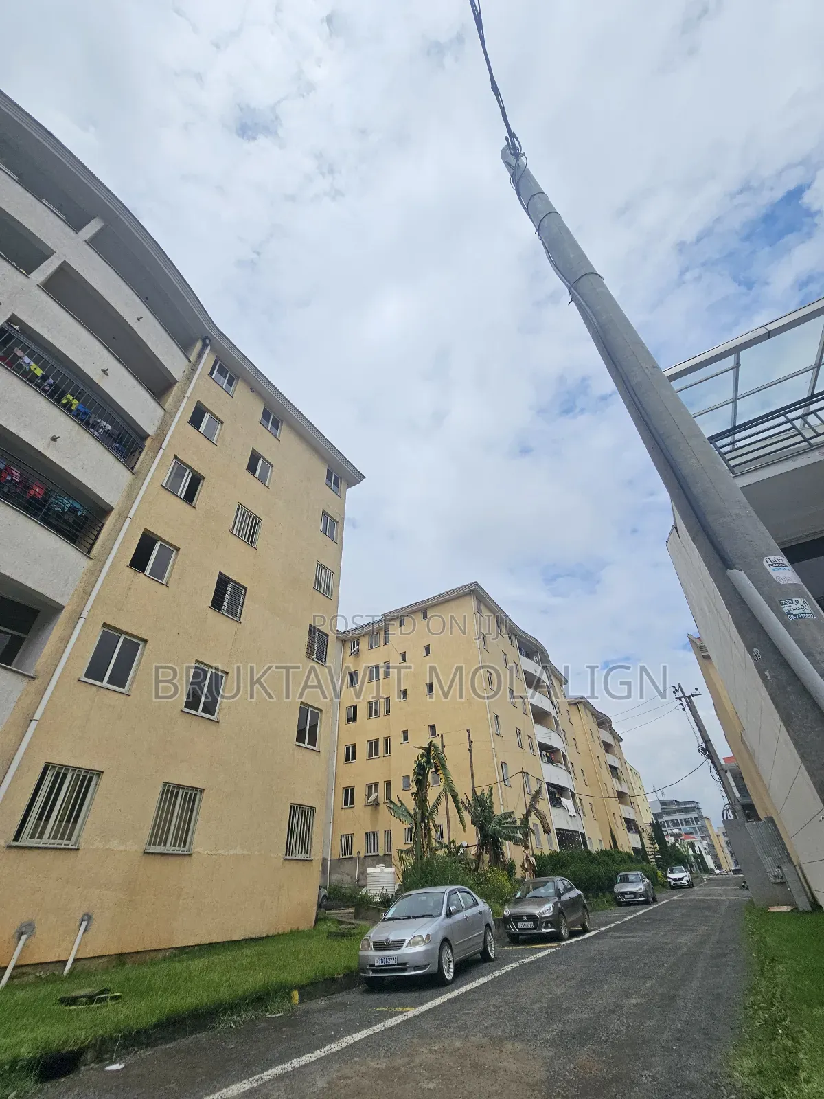 3bdrm Apartment in አያት መን, Bole for sale