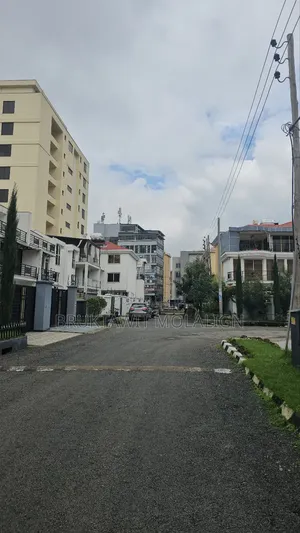 3bdrm Apartment in Yeka for sale