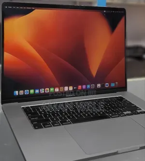 New Laptop Apple MacBook Pro 2019 16GB Intel Core I7 SSD 512GB