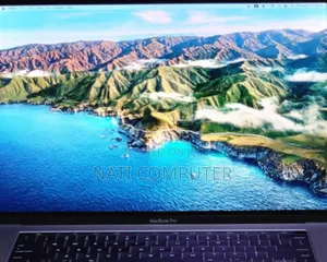 New Laptop Apple MacBook Pro 2017 16GB Intel Core I7 SSD 512GB