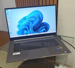 New Laptop HP Zbook Studio G7 32GB Intel Core I7 SSD 1T