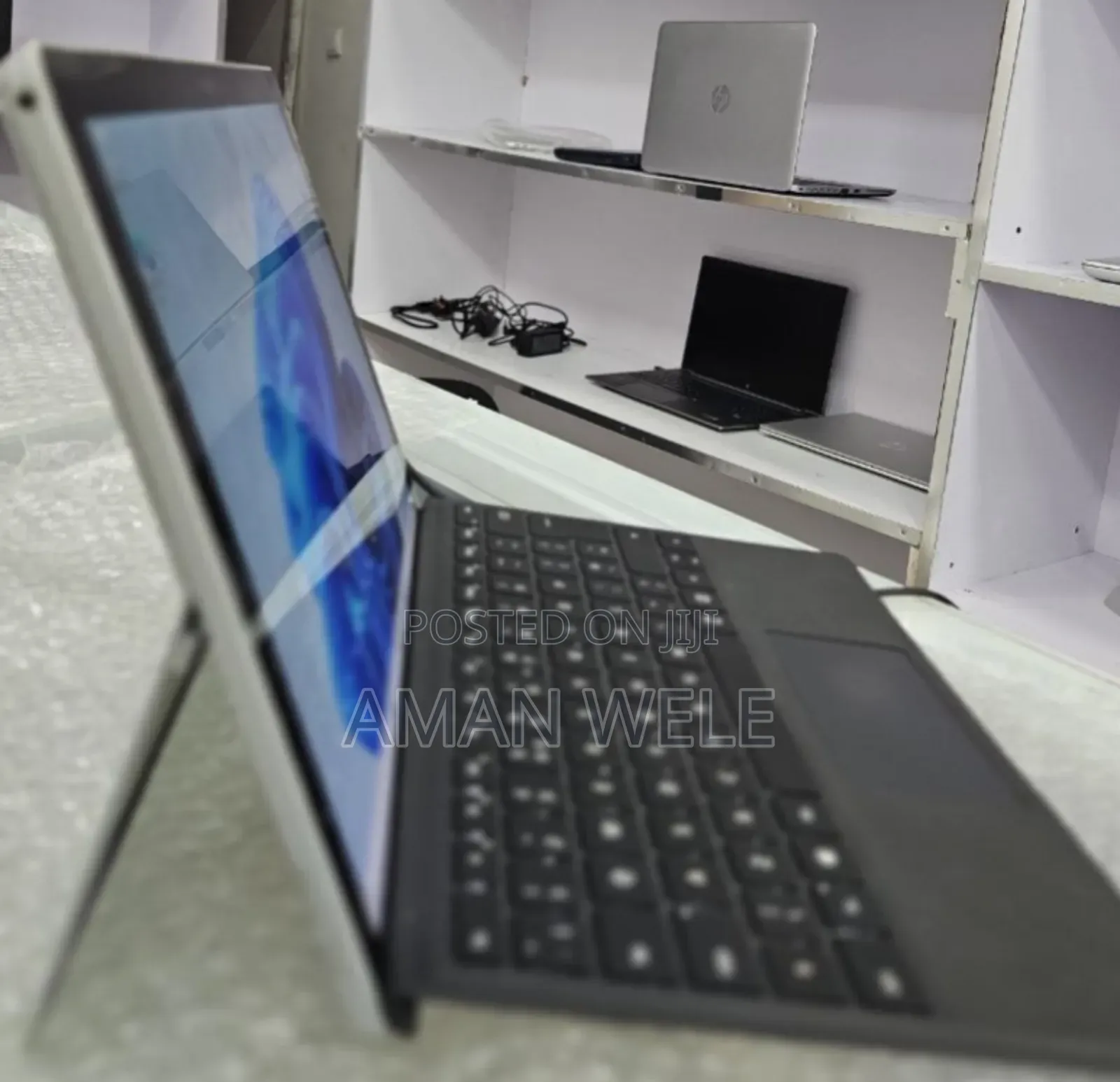 New Laptop Microsoft Surface 8GB Intel Core I5 SSD 256GB