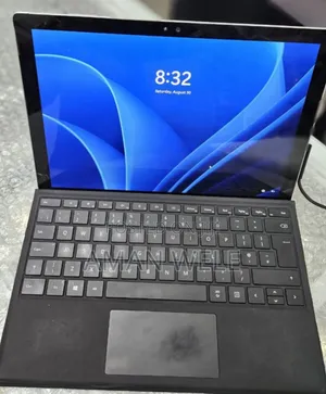 New Laptop Microsoft Surface 8GB Intel Core I5 SSD 256GB