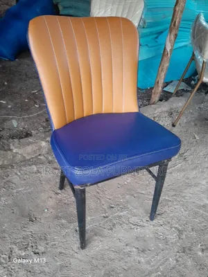 Photo - Dining Chairs to Tables የካፌ የሬስቶራንት የሆቴል የባር ወምበርና ጠረጼዛ