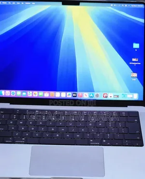 New Laptop Apple MacBook Pro M1 16GB Intel Core I9 SSD 512GB