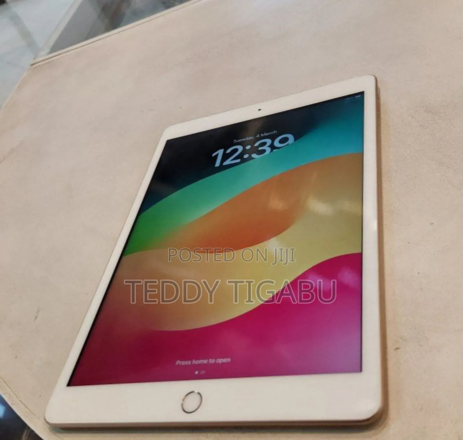 New Apple iPad 10.2 (2021) 128 GB Silver