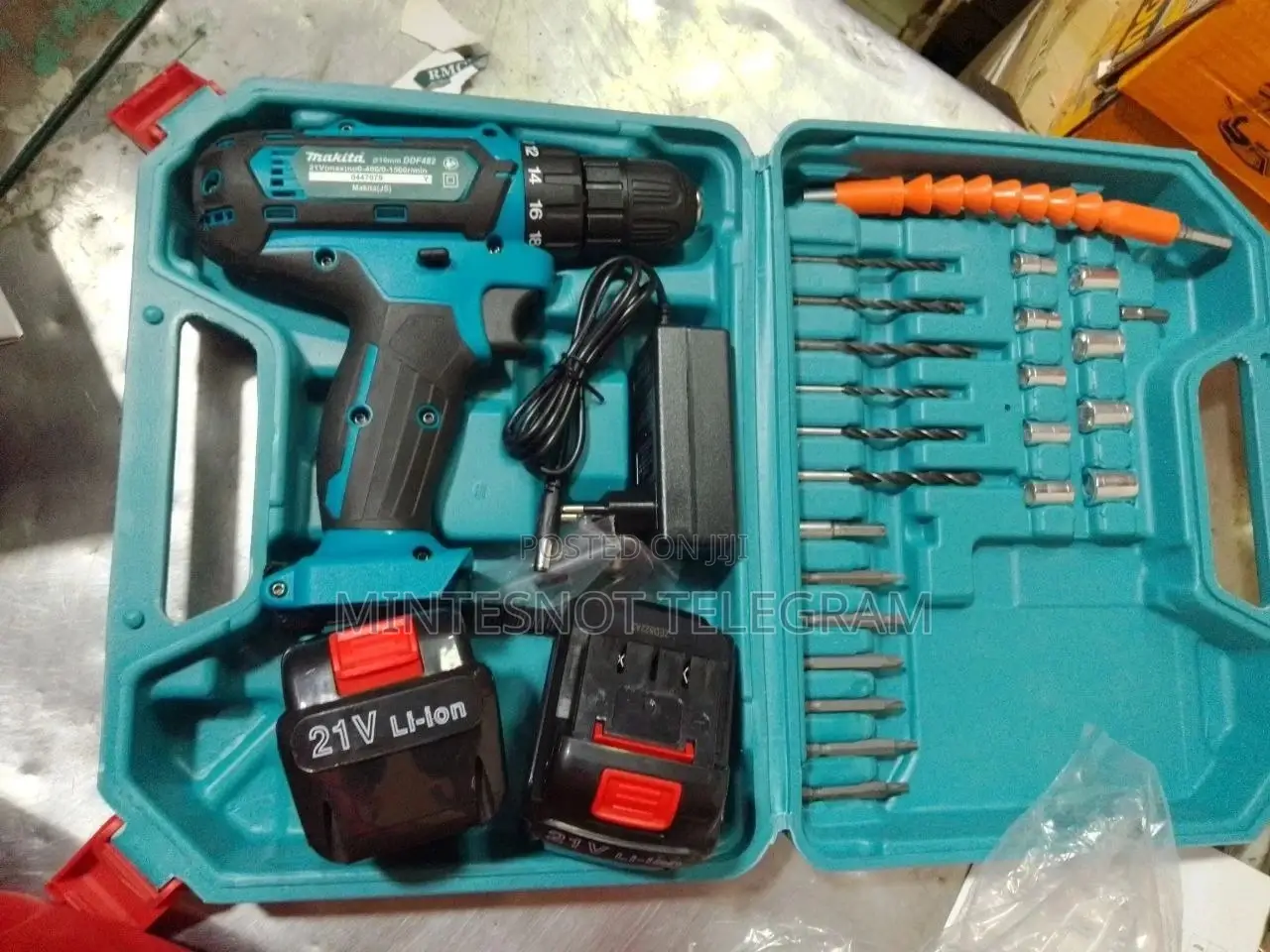 Chargeable Drill 21v With Accessories