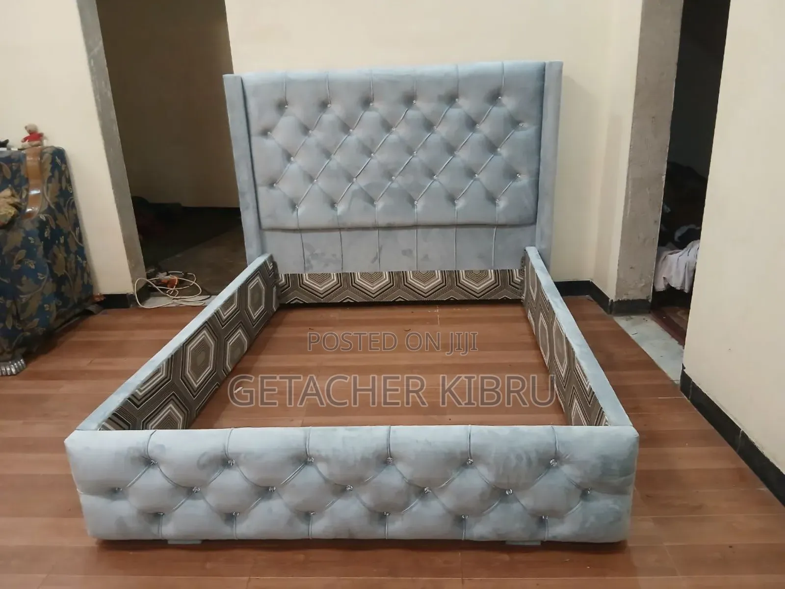 የሚሸጥ አዳዲስ አልጋ