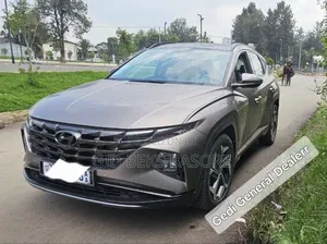 Hyundai Tucson 2021 Gold