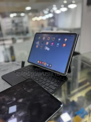 New Apple iPad Pro (2022) 256 GB