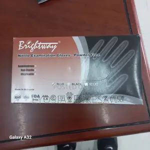 Photo - Non Sterile Disposable Nitrile Gloves