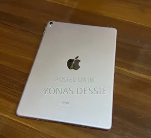 Photo - Apple iPad 9.7 128 GB Silver