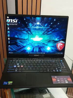 New Laptop MSI Crosshair 17 B12U 16GB Intel Core I7 SSD 1T