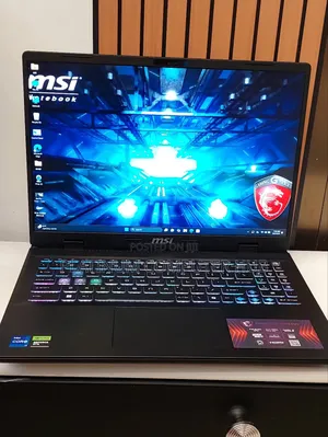 New Laptop MSI Crosshair 17 B12U 16GB Intel Core I7 SSD 1T