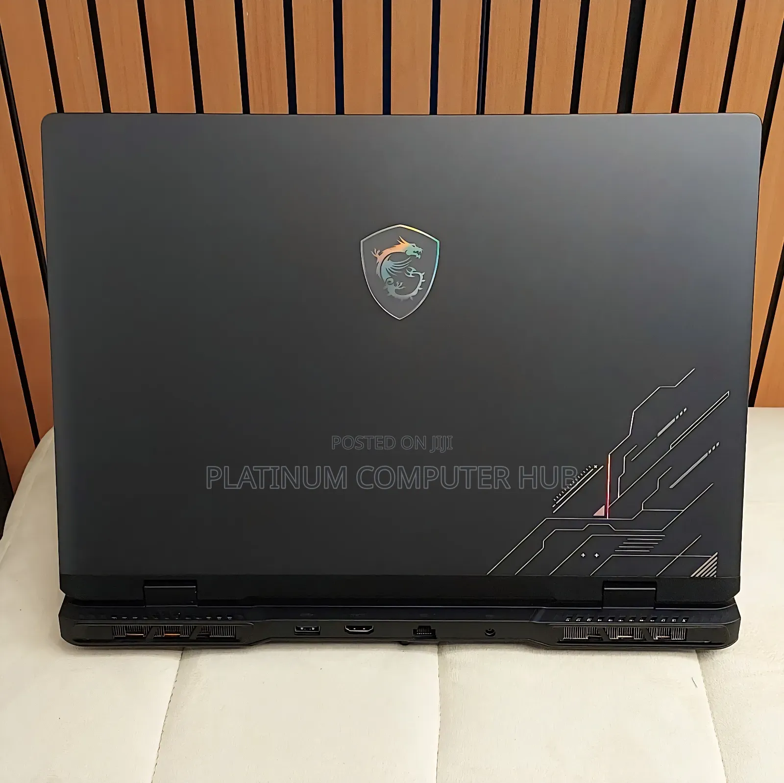 New Laptop MSI Crosshair 17 B12U 16GB Intel Core I7 SSD 1T