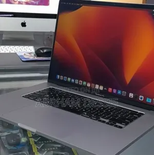 New Laptop Apple MacBook Pro 2019 16GB Intel Core I7 SSD 512GB