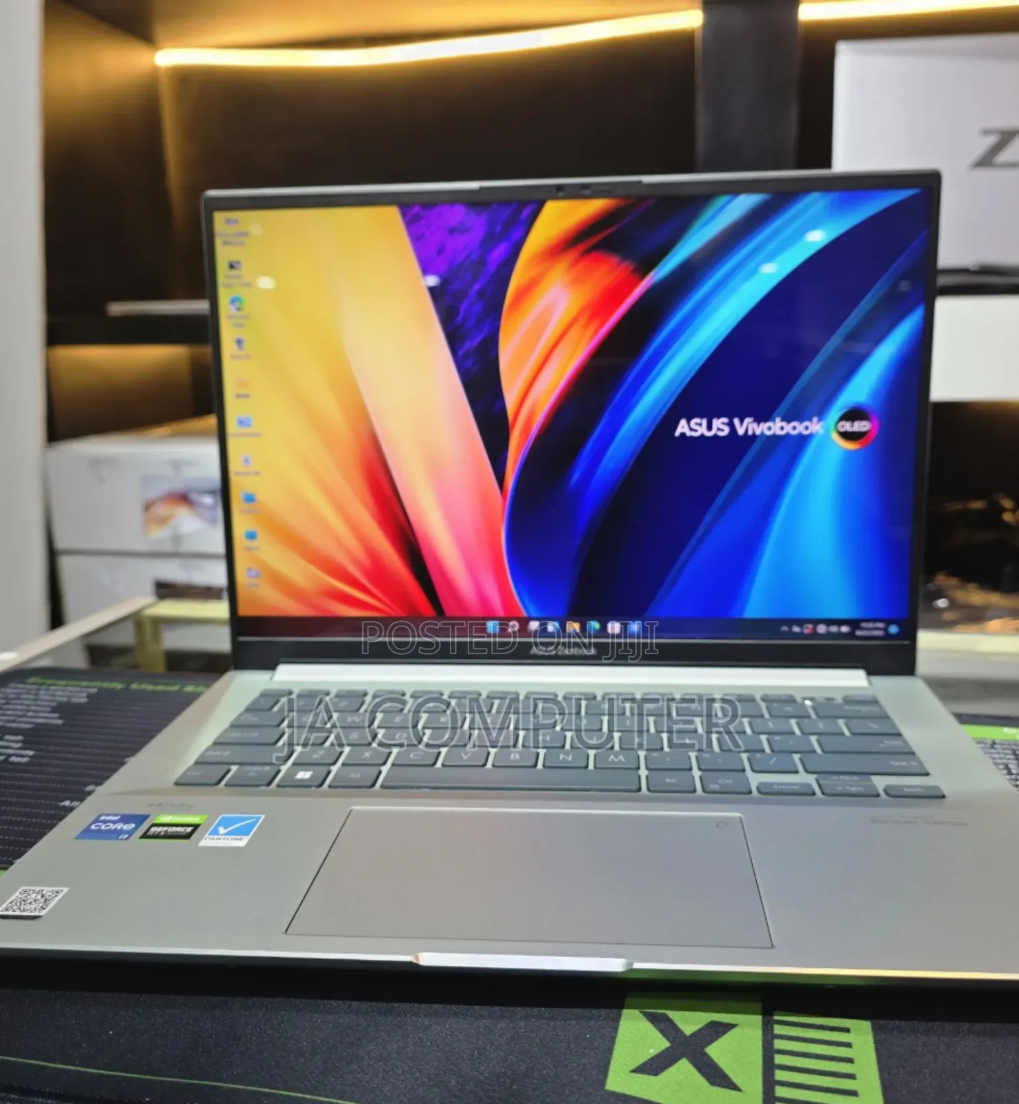 New Laptop Asus Zenbook 14 UX434 16GB Intel Core I7 SSHD (Hybrid) 512GB